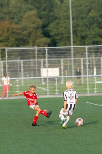 Siem speelt de bal